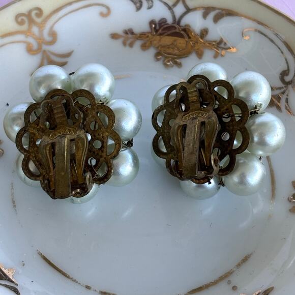 Earring Lot of 2 Pair Vintage 1950's Japan Clip On Bead Earrings - Picture 3 of 8
